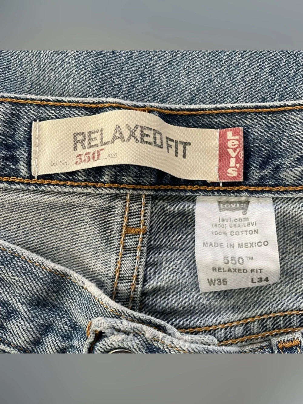 Levis 550 Relaxed Fit Jeans Mens 36x34 Blue Light Wash Distressed 100% Cotton - Picture 3 of 16